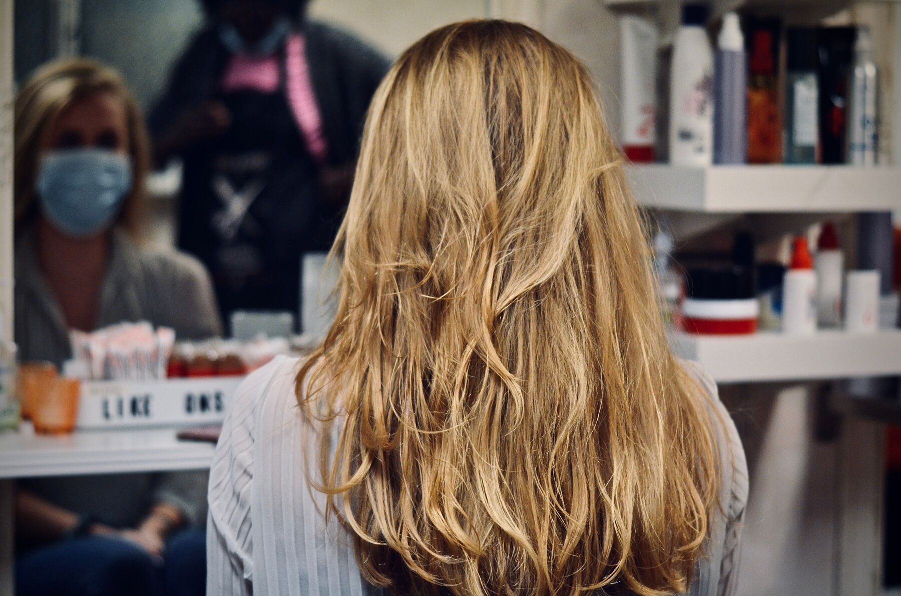 Lang, blond, golvend haar